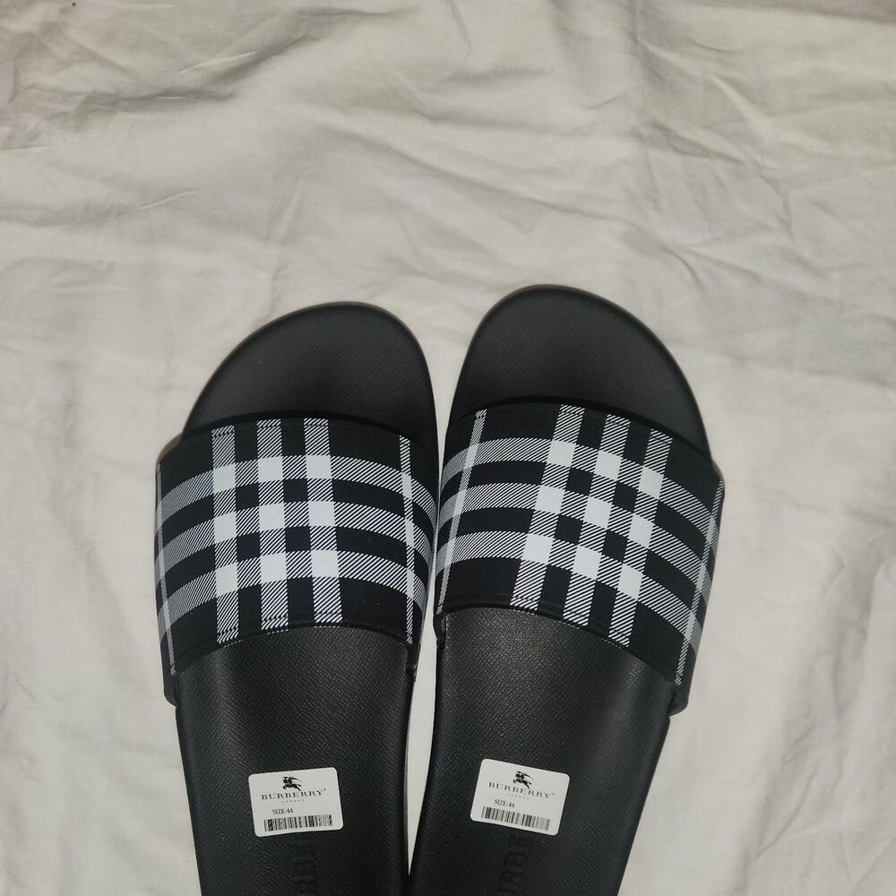 Burberry Men's Black Slides
